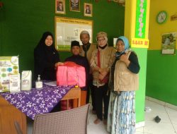 Pengurus dan Anggota Yayasan Arwana 488 Bagikan Ratusan Paket Snack Box ke Panti Asuhan