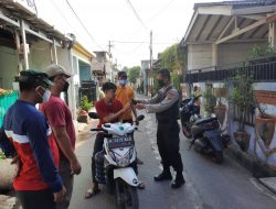 Polsek Bekasi Utara Berserta Petugas Kelurahan Harapan Jaya Melakukan Monitoring PPKM Bersekala Mikro