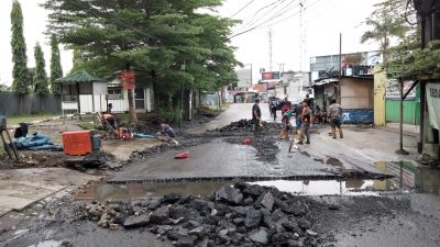Jalan Raya Jatimulya – Pengasinan di Tutup Sementara, Pengguna Jalan Cari Jalan Alternatif