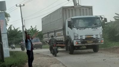 Jalan Raya Wates Rawan Kecelakaan, Warga Pinta Pemkab Bekasi Pelebaran Jalan