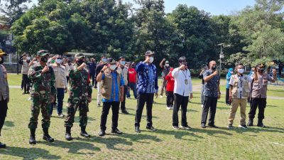 Polres Metro Bekasi Kota dan Wawakot Bekasi Hadiri Penyerahan Bantuan 24.000 Masker dari Staf Kepresidenan di Bantar Gebang