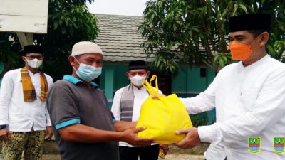 Disdik Kabupaten Bekasi Berikan Tujuh Ribu Paket Sembako ke Warga Terdampak Covid-19