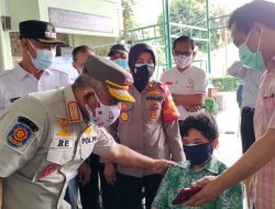 Penuhi Herd Immunity Warga, Wali Kota dan Camat Bekasi Barat Pantau Vaksin Anak di SMP Al-azhar 6 Jakapermai