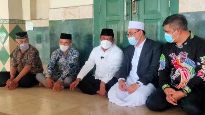 Sujud Syukur Pelantikan Akhmad Marjuki LATAR Indonesia Ziarah ke Makam KH Noer Ali