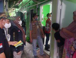 Door to Door, Kelurahan Jatibening Baru Gencar Lakukan Stikerisasi dan Vaksinasi