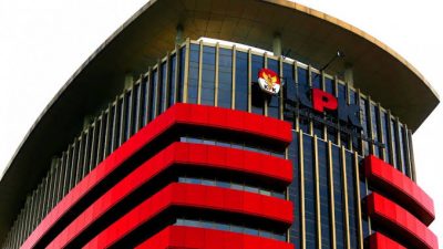 Kasus Suap Perizinan Perkerbunan, KPK Angkut Bupati Kuantan Singingi ke Jakarta
