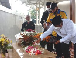 Plt Bupati Bekasi Akhmad Marjuki Ziarah ke Makam Almarhum H. Eka Supria Atmaja