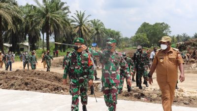 Pangdam XVII/Cenderawasih Kunjungi Lahan Jagung di Kabupaten Keerom