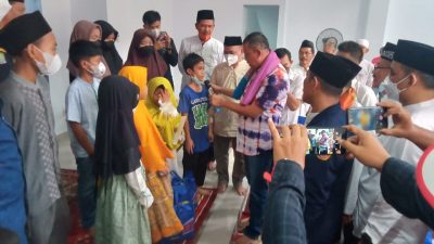 Menabur Cinta di Bulan Ramadhan, LPM Ciketing Udik Berikan Sorban ke Plt Wali Kota Bekasi