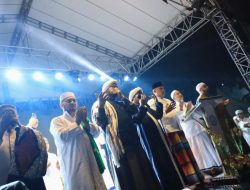 Dihadiri Habib Kondang, Plt Wali Kota Bekasi Hadiri Maulid Akbar di Alun-Alun Hasibuan