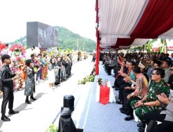 Panglima TNI Mendampingi Presiden RI Pembukaan Industri Kreatif di Tanah Papua