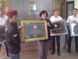 FWJ Indonesia Berikan Piagam Apresiasi ke Polres Metro Bekasi Kota