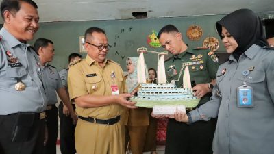 Berkunjung ke Lapas Bulak Kapal, Pj Walikota Bekasi Kagum Dengan Karya Seni Warga Binaan