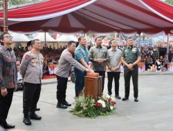 Panglima TNI Bersama Kapolri Meresmikan Monumen Jenderal Polisi Hoegeng Iman Santoso