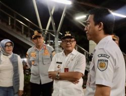 Pj Walikota Bekasi Monitoring Secara Langsung Titik Pengamanan Malam Pergantian Tahun 2023-2024