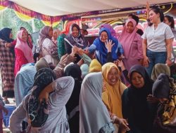 Di Acara Pernikahan Tri & Anggi Bu Kades Rantau Jaya Hipnotis Ibu – ibu Goyang Kereta Malam