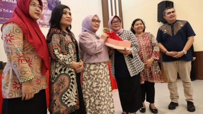 Kota Bekasi Sayang Bunda, Ibu Walikota Bekasi Terharu Para Lansia Masih Tetap Berkarya