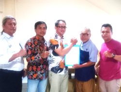 Ketua SMSI Kota Bekasi Terpilih Resmi Menerima SK Pengurus Periode 2025-2028 di Bandung