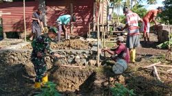 Personel Satgas TMMD Ke-127 Kodim 1514/Morotai Lanjutkan Pembangunan MCK di Desa Dehegila